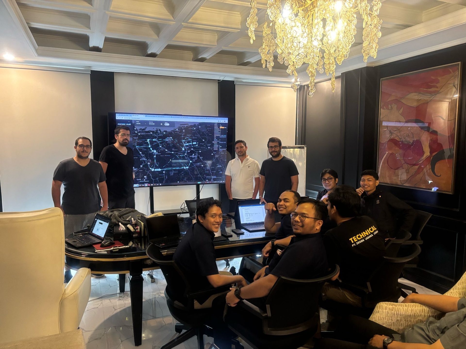 Electronic device, Interior design, Furniture, Chair, Jeans, Technology, Sharing, Computer