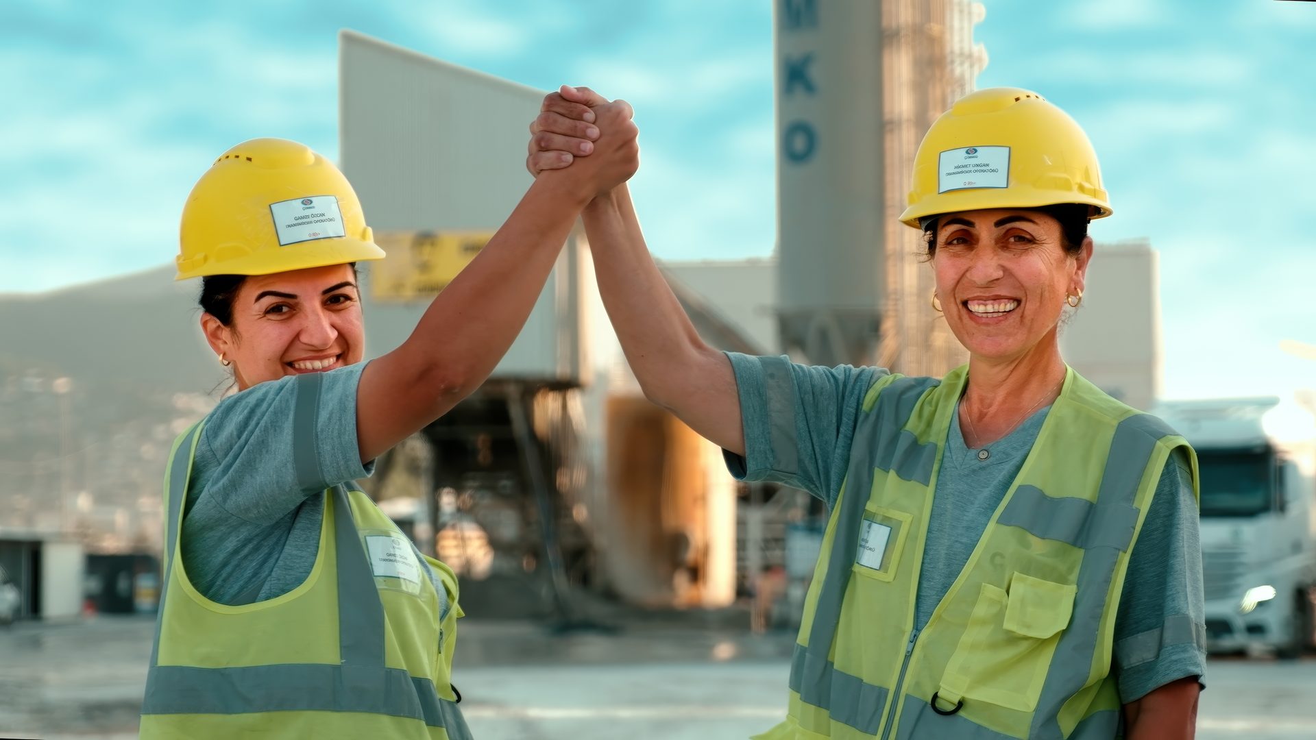 Personal protective equipment, Hard hat, Construction worker, High-visibility clothing, Workwear, Engineer, Helmet, Job