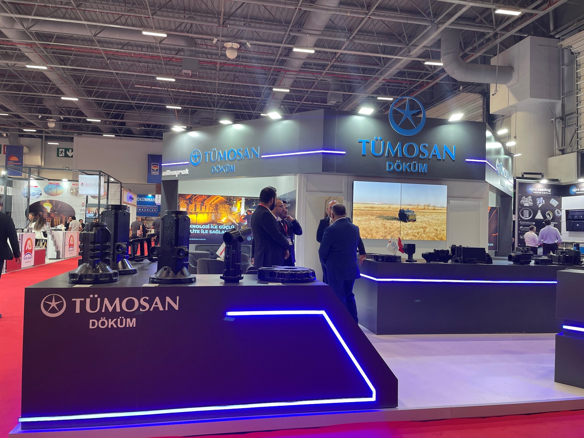 Automotive design, Flooring, Suit