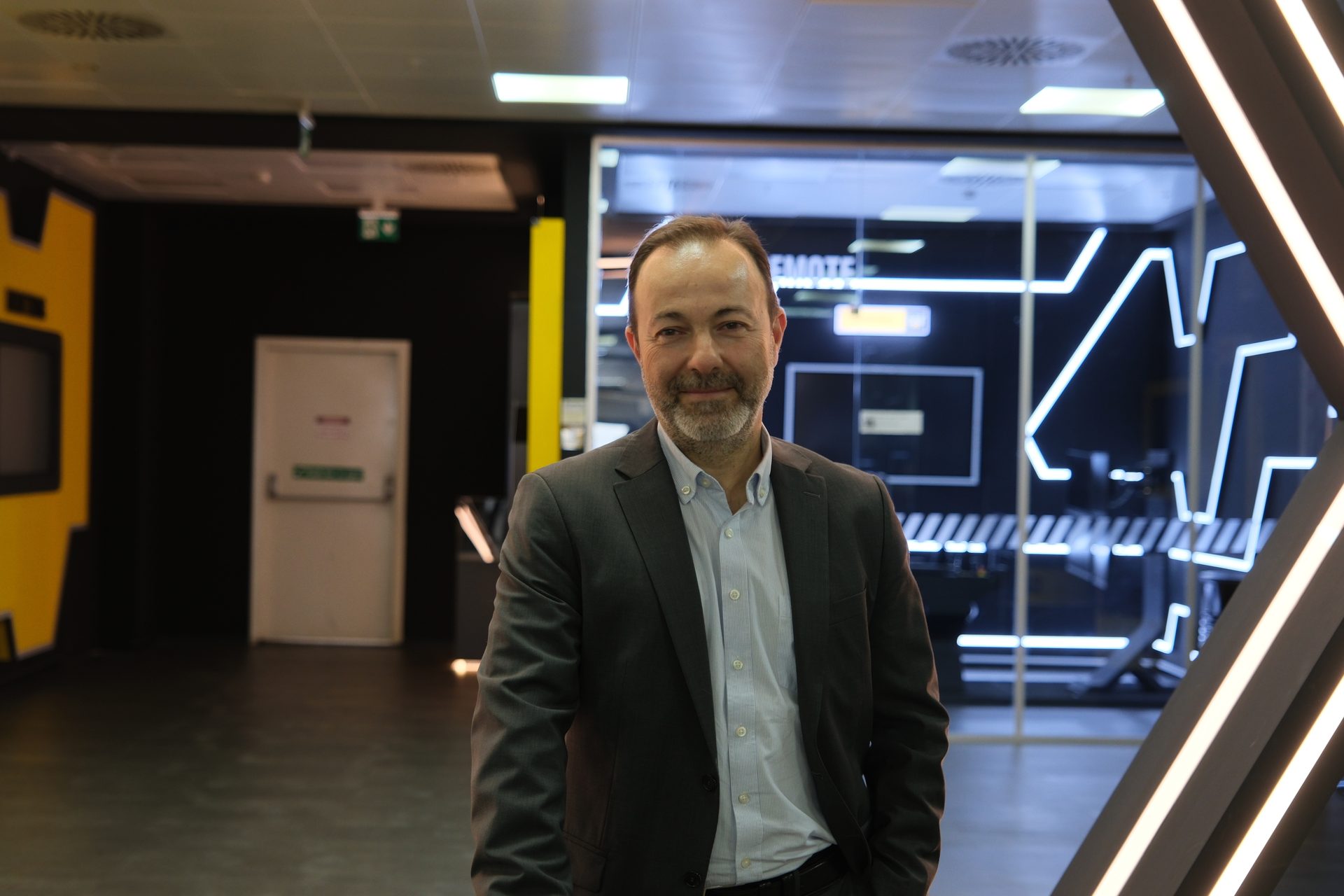 White-collar worker, Standing