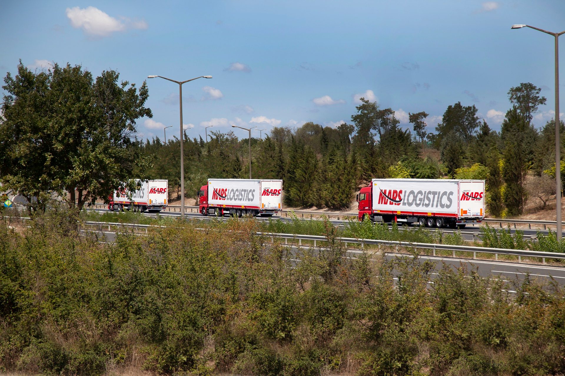 Mode of transport, Land vehicle, Road surface, Automotive Exterior, Truck