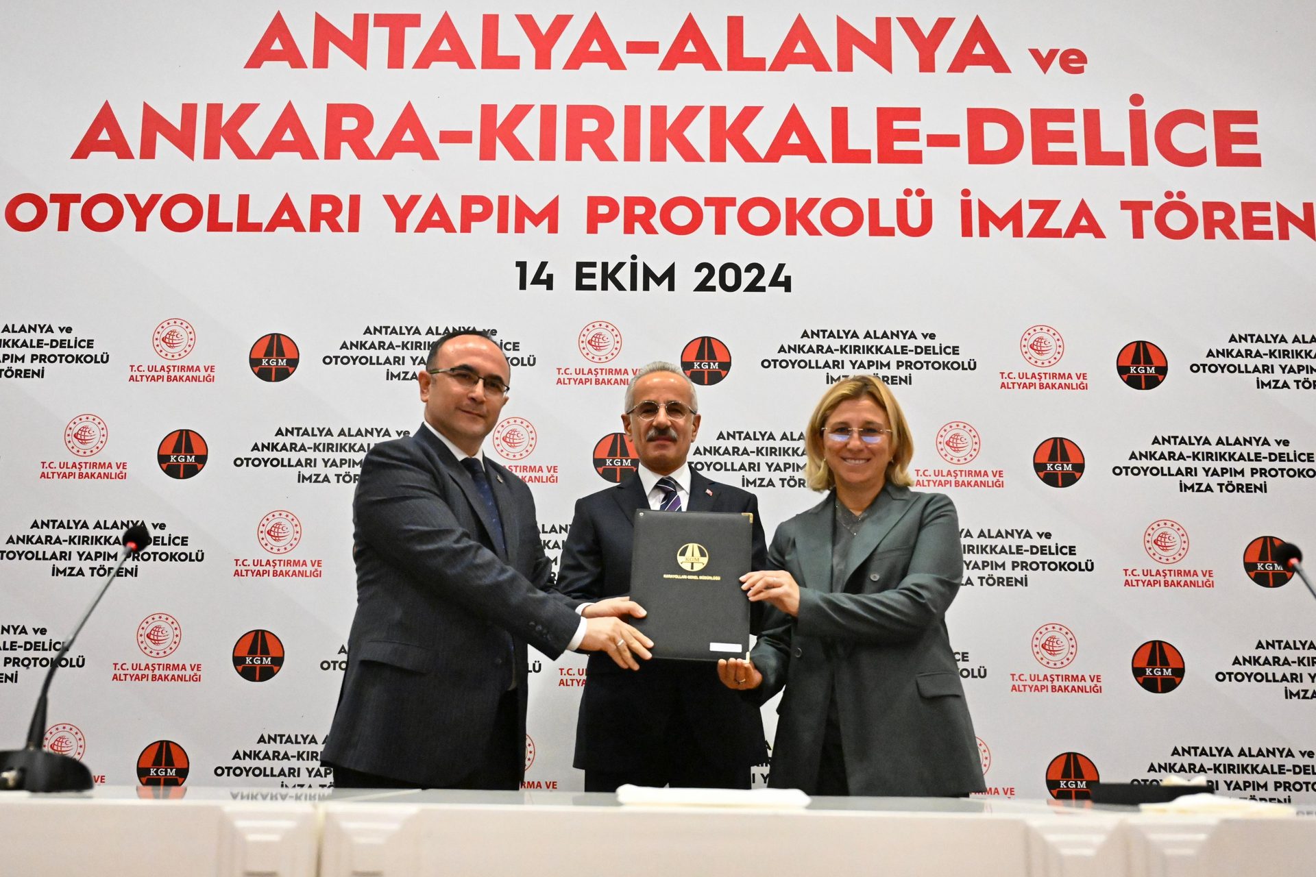Coat, Smile, Product, Suit, Tie, Font