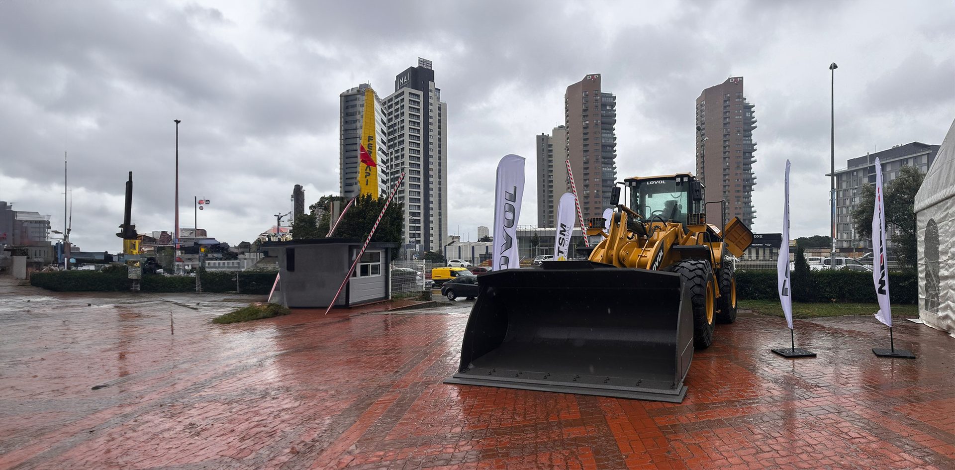 Heavy equipment, High-rise building, Machine