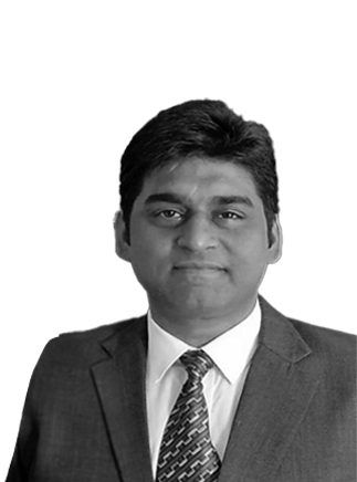 Forehead, Hair, Face, Head, Chin, Hairstyle, Eyebrow, Eye, Tie, Jaw