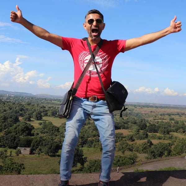 People in nature, Sky, Cloud, Human, Happy, Sunglasses, Standing, Gesture, Travel, Eyewear