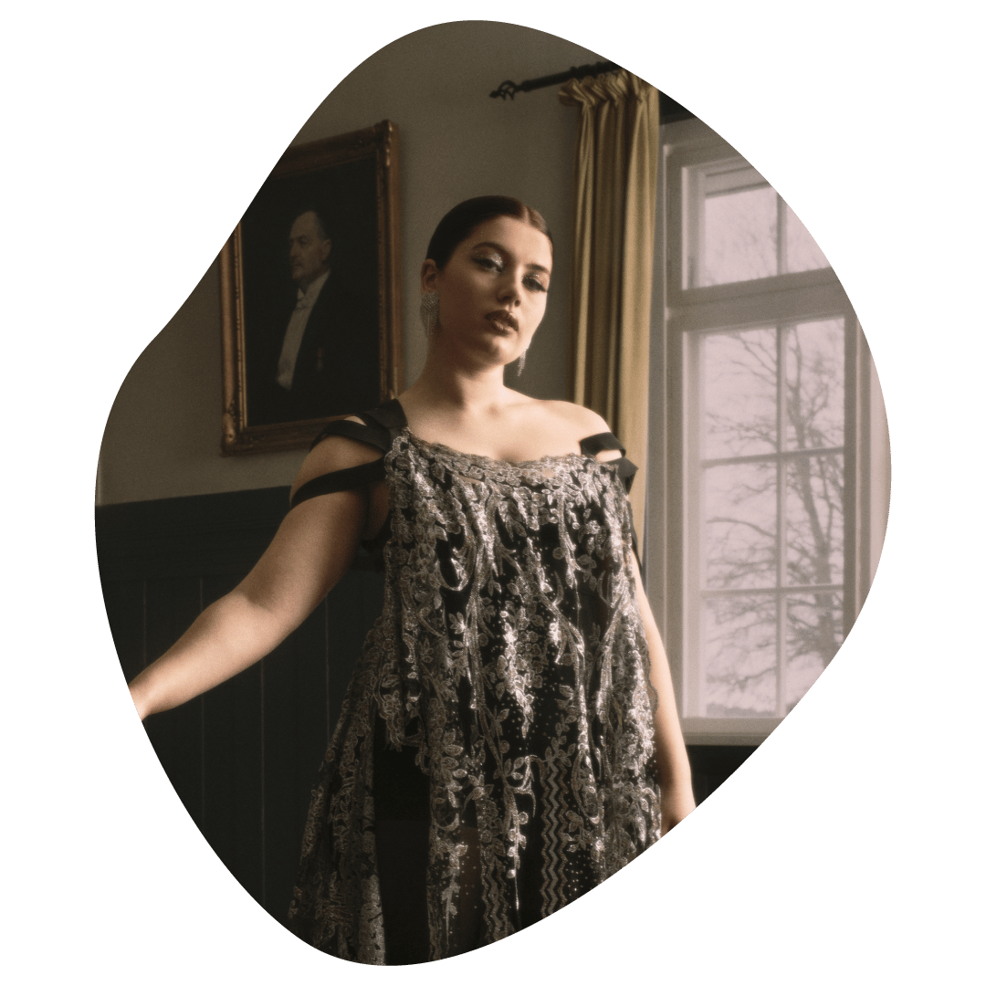 Flash photography, One-piece garment, Hairstyle, Arm, Eyelash, Neck, Sleeve, Dress, Waist, Makeover