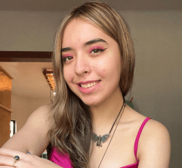 Facial expression, Cheek, Eyebrow, Lips, Forehead, Hairstyle, Jaw, Eyelash, Beauty, Happiness