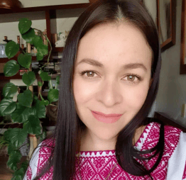 Hair, Smile, Chin, Cheek, Head, Eyebrow, Lips, Forehead, Happiness, Face