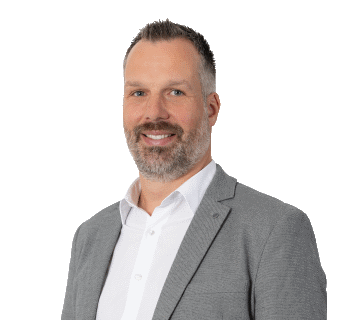 Dress shirt, Facial hair, Forehead, Smile, Eyebrow, Beard, Jaw, Sleeve, Gesture, Collar