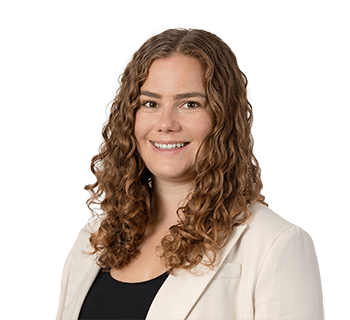 Forehead, Smile, Eyebrow, Eye, Jaw, Eyelash, Sleeve, Gesture, Makeover, Ringlet