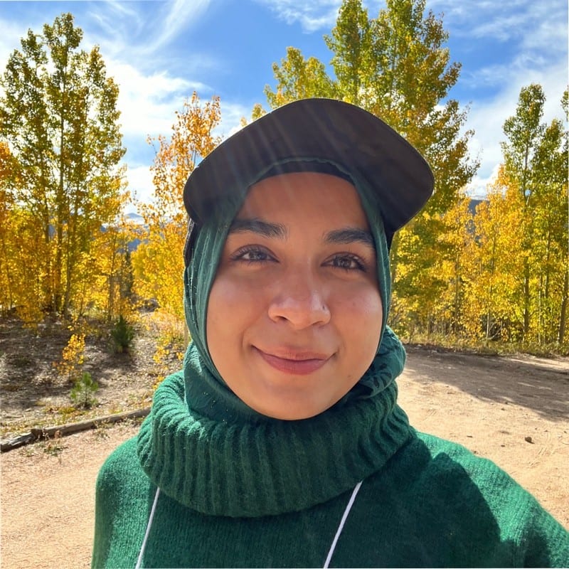People in nature, Cloud, Smile, Outerwear, Sky, Plant, Tree, Cap, Happy, Yellow