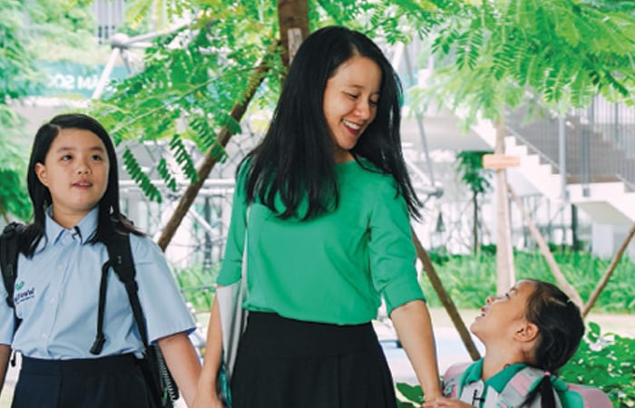 People in nature, School uniform, Hair, Smile, Head, Green, Black, Sleeve, Happy, Gesture
