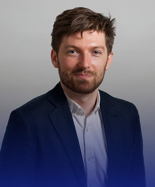 Dress shirt, Forehead, Hair, Cheek, Chin, Eyebrow, Beard, Jaw, Neck, Sleeve