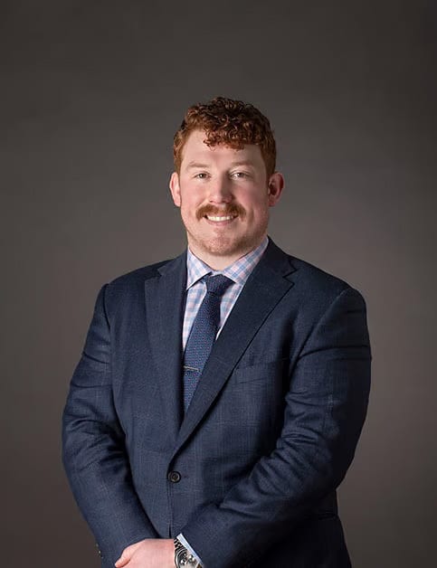 Dress shirt, Smile, Arm, Tie, Sleeve, Coat, Gesture, Collar, Suit