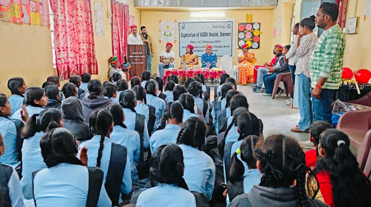 School uniform, Social group, Outerwear, Shirt, Crowd