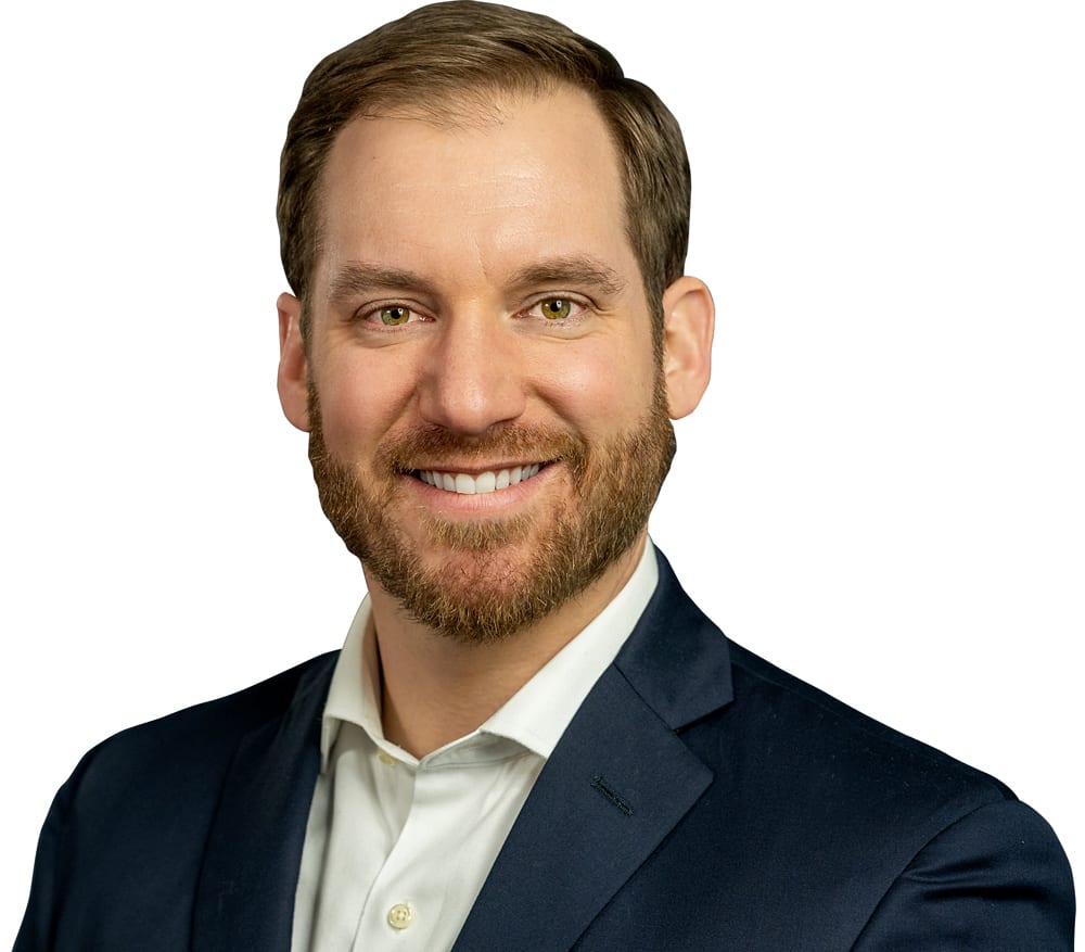 Dress shirt, Forehead, Smile, Head, Chin, Beard, Jaw, Sleeve, Gesture