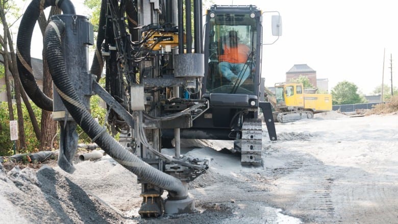 Automotive tire, Motor vehicle, Road surface, Asphalt, Sky