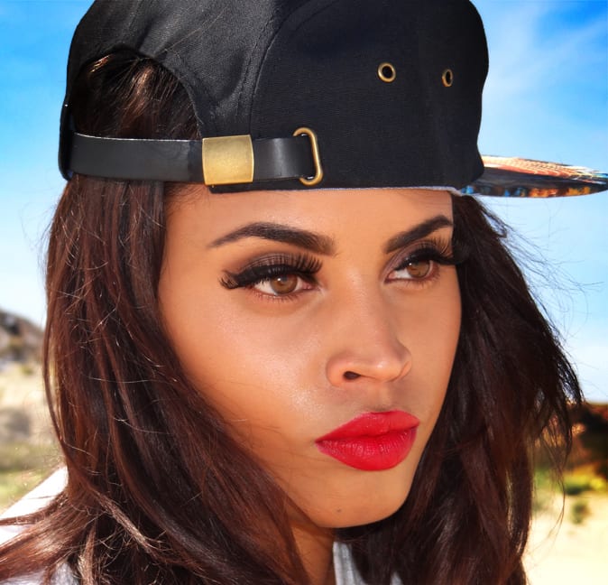Lip, Chin, Eyebrow, Lipstick, Eyelash, Organ, Cap, Black, Fashion, Hat