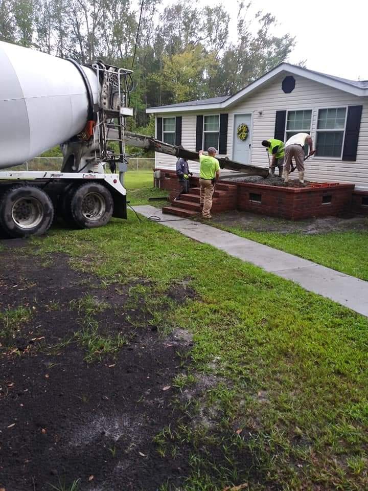Road surface, Plant, Tire, Wheel, Window, Building, Tree, Asphalt, Vehicle, House