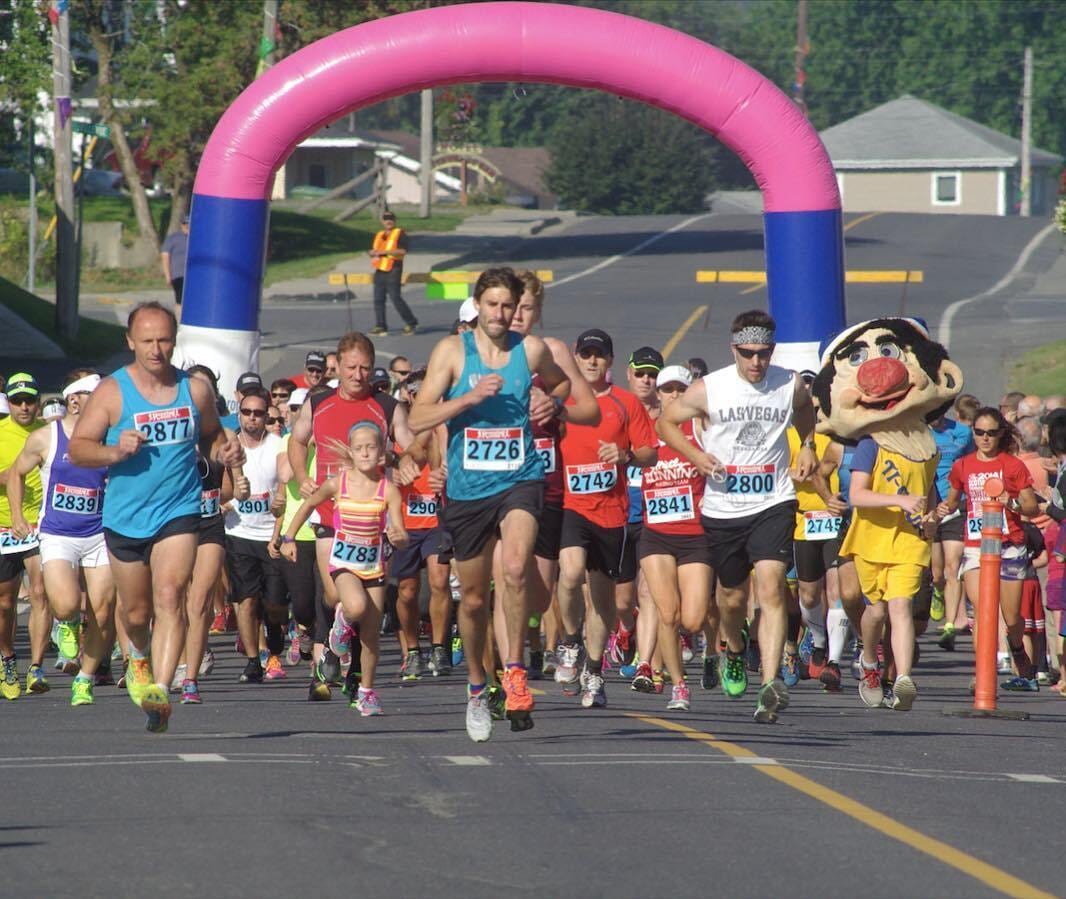 Sports uniform, Active shorts, Outdoor recreation, Multi-sport event, Footwear, Muscle, Exercise