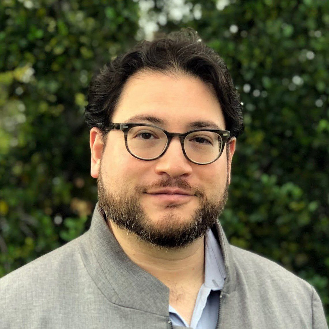 Vision care, Dress shirt, Forehead, Glasses, Eye, Beard, Eyewear, Jaw, Ear, Collar