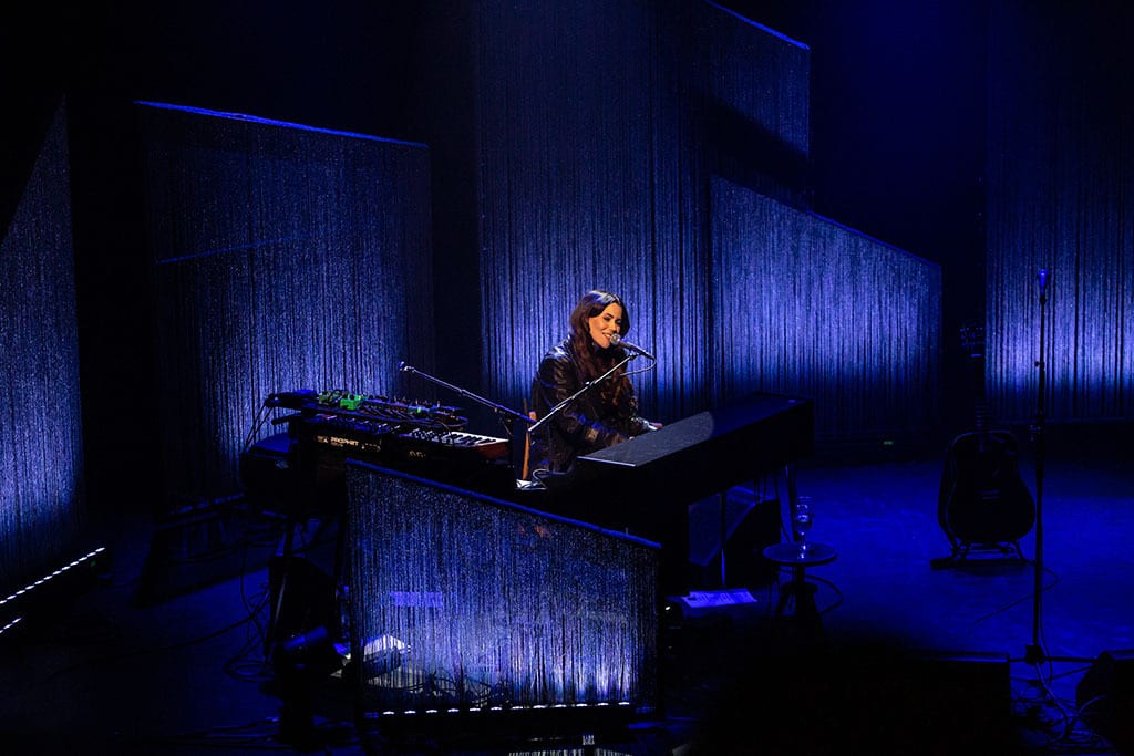 Performing arts, Music artist, Purple, Musician, Entertainment
