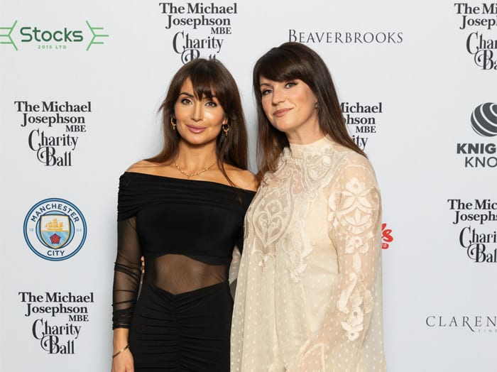 Facial expression, Layered hair, Smile, Beauty, Event, Fashion, Dress, Tooth, Bangs, Happiness