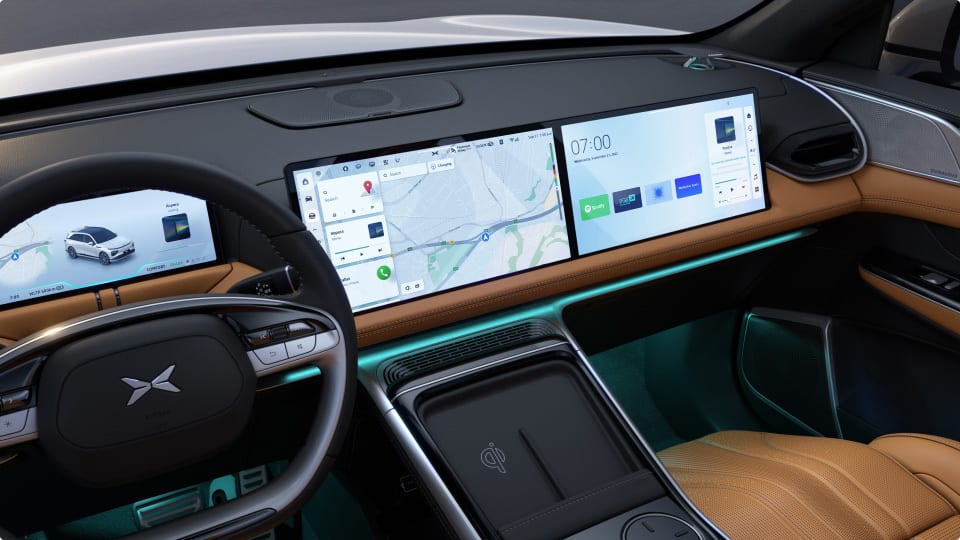 Automotive navigation system, Personal luxury car, Motor vehicle, Steering part