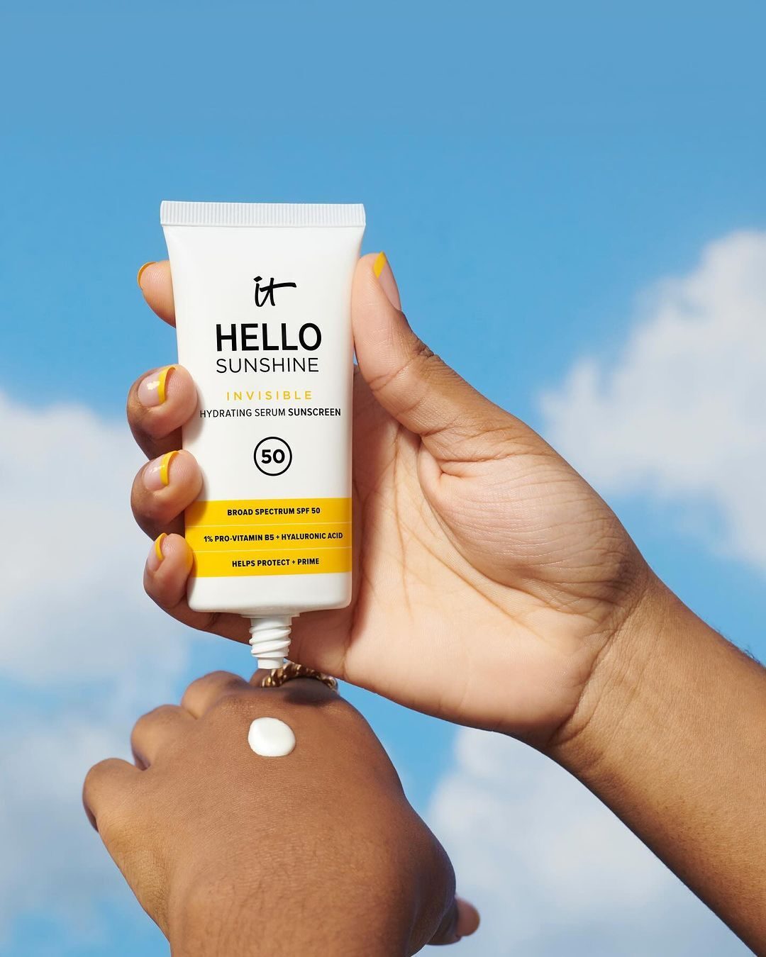 Hand, Cloud, Sky, Fluid, Gesture, Thumb, Finger, Nail