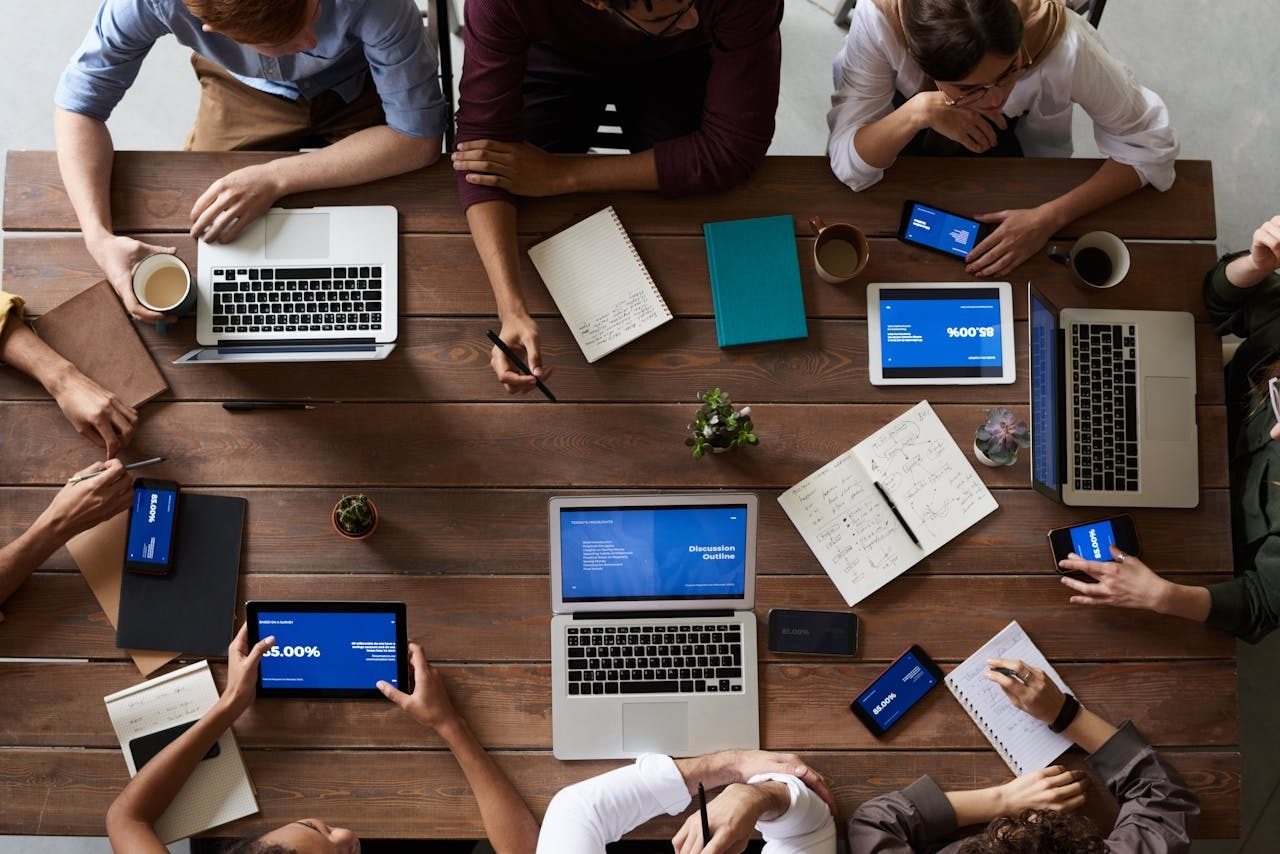 Electronic device, Office Equipment, Personal computer, Laptop, Gadget, Technology, Desk