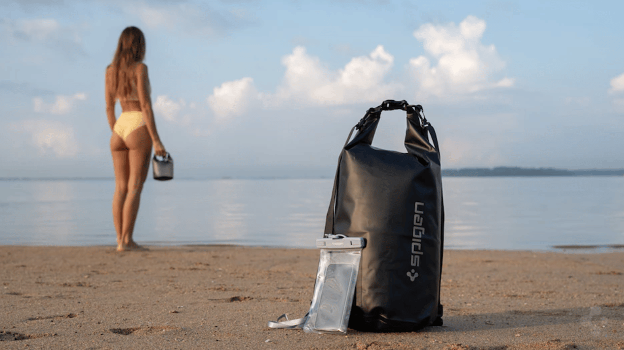 Luggage and bags, People in nature, Human body, Flash photography, Cloud, Sky, Water, Shoe, Leg, Beach