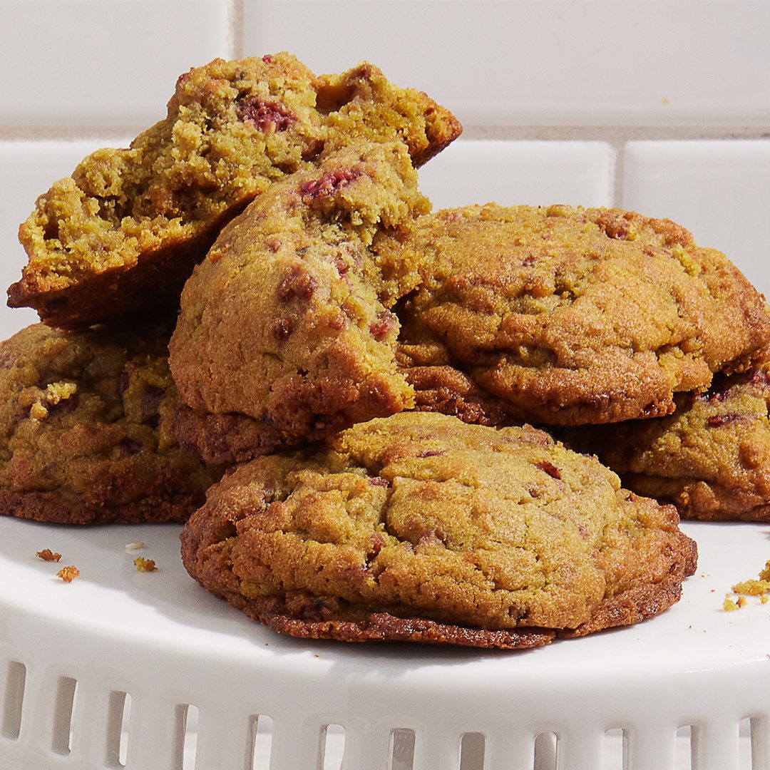 Anzac biscuit, Baked goods, Food, Tableware, Ingredient, Recipe, Cuisine, Dish