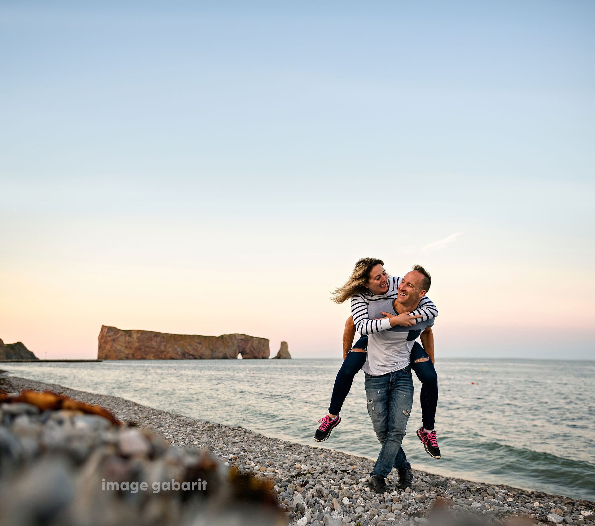 People in nature, Flash photography, Sky, Water, Happy, Gesture, Travel, Horizon
