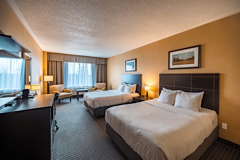 Picture frame, Furniture, Comfort, Table, Building, Wood, Pillow, Textile, Lamp