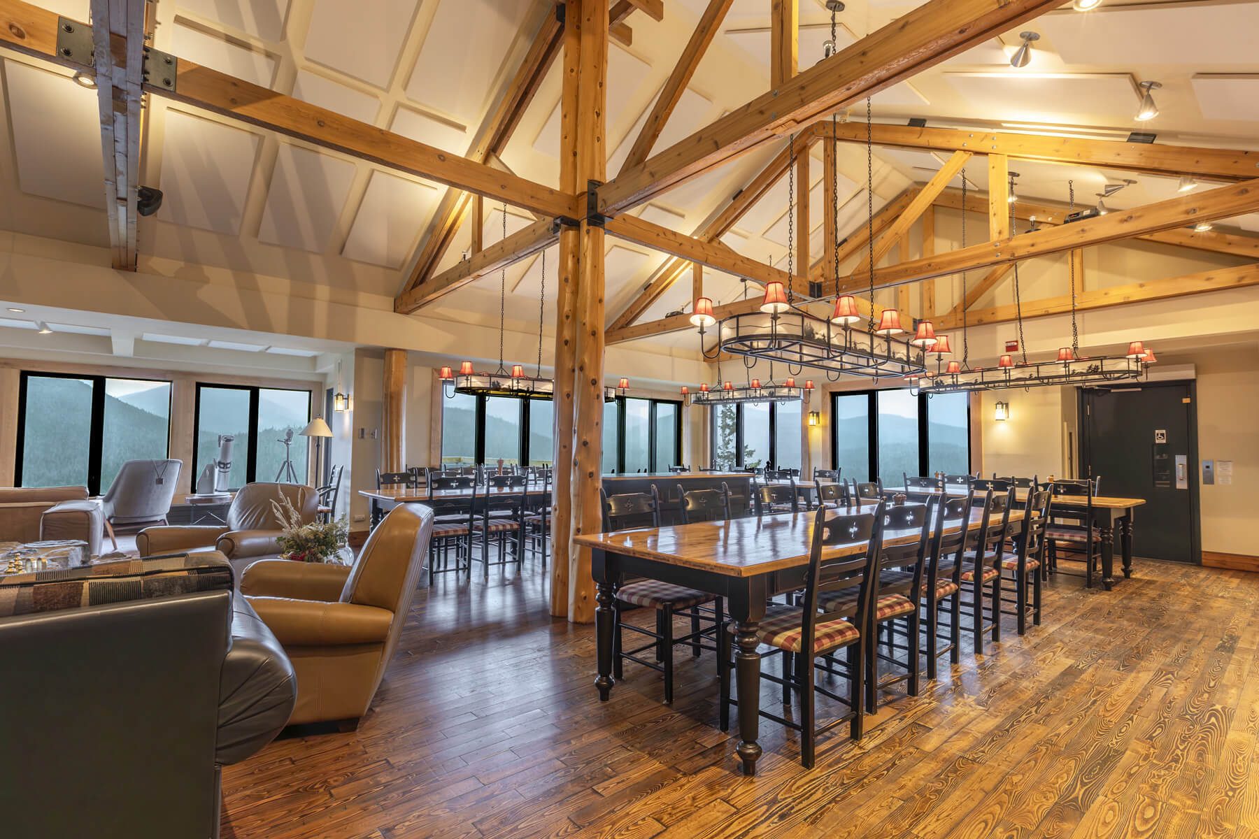 Interior design, Wood, Ceiling, Furniture, Flooring, Floor, Table, Hardwood, Chair, Restaurant