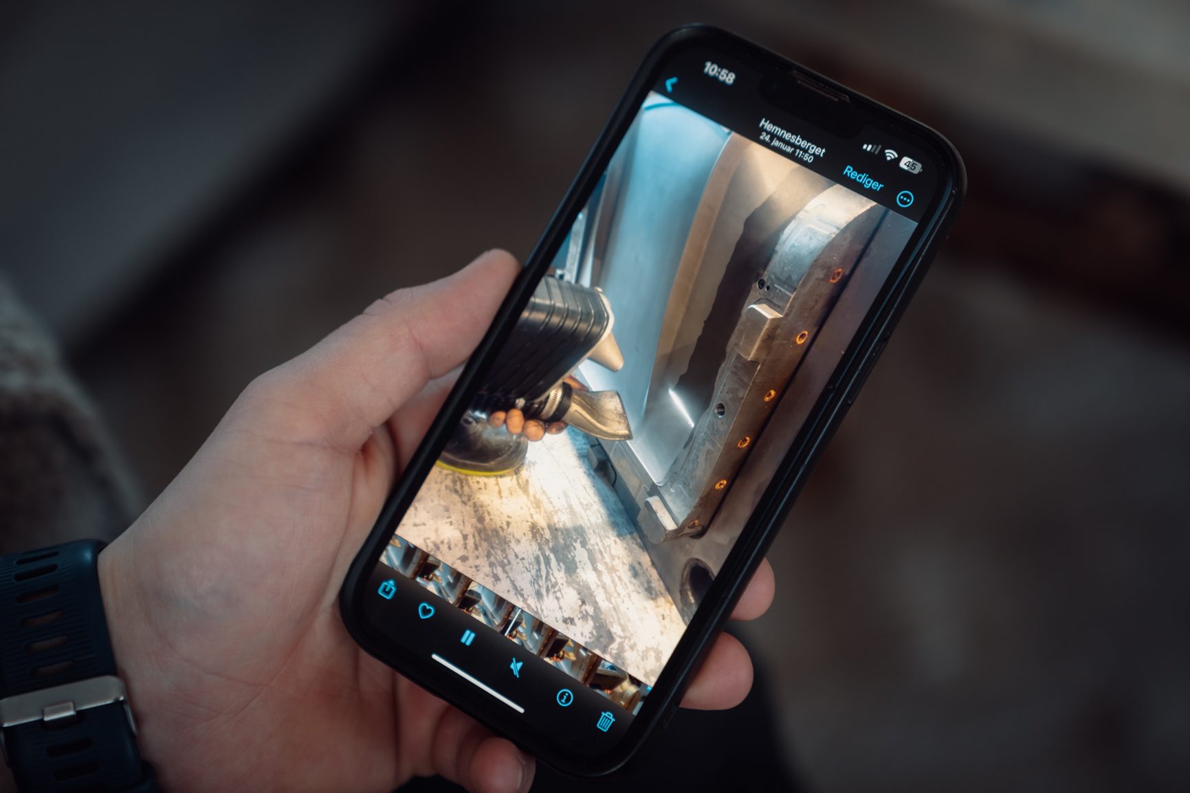 Portable communications device, Mobile phone, Gadget, Telephony, Smartphone, Technology