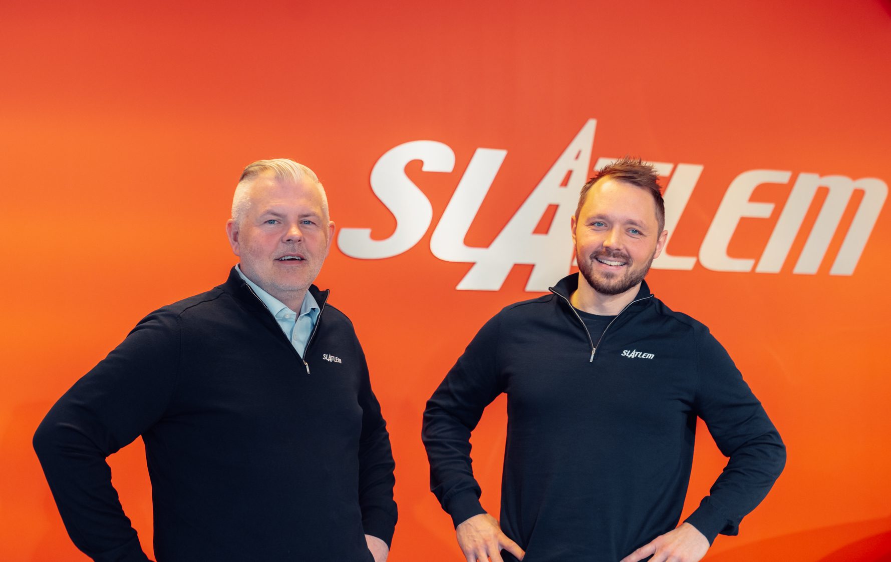 Sleeve, Orange, Logo