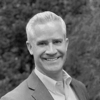 Dress shirt, Forehead, Smile, Chin, Jaw, Collar, Happy