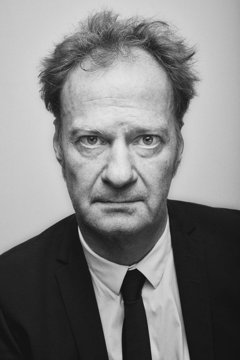 Forehead, Hair, Nose, Chin, Eyebrow, Jaw, Tie, Collar