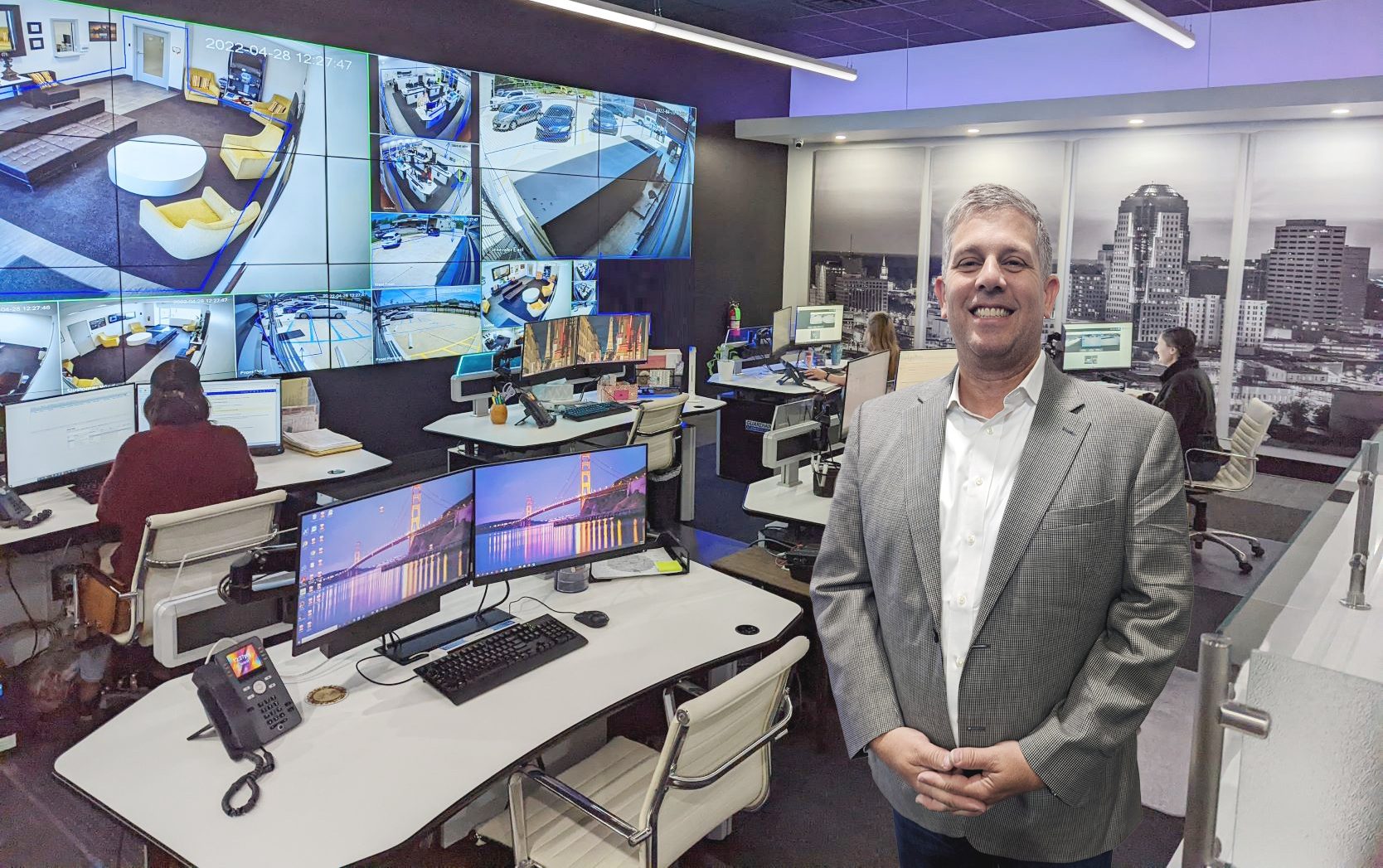Personal computer, Automotive design, Product, Table, Smile, Desk, Laptop