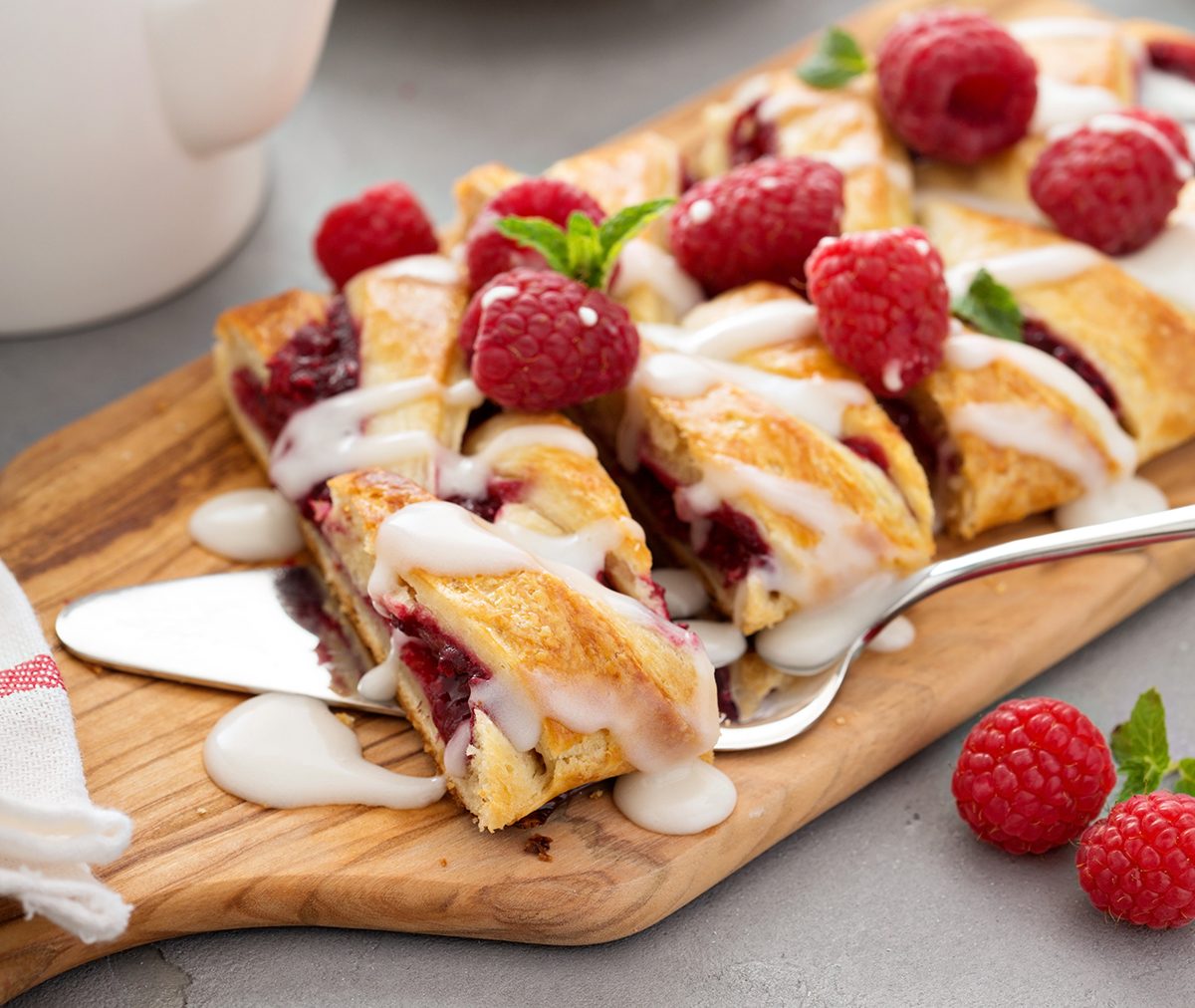 Natural foods, Baked goods, Food, Tableware, Fruit, Recipe, Ingredient, Strawberry