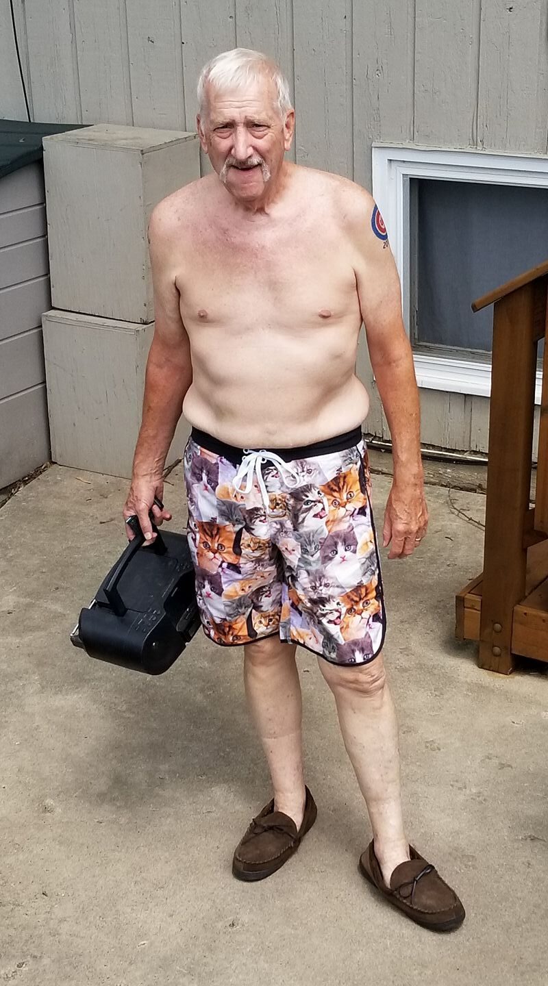 Bermuda shorts, Human body, Glasses, Shoulder, Trunks, Sleeve, Waist, Eyewear, Chest