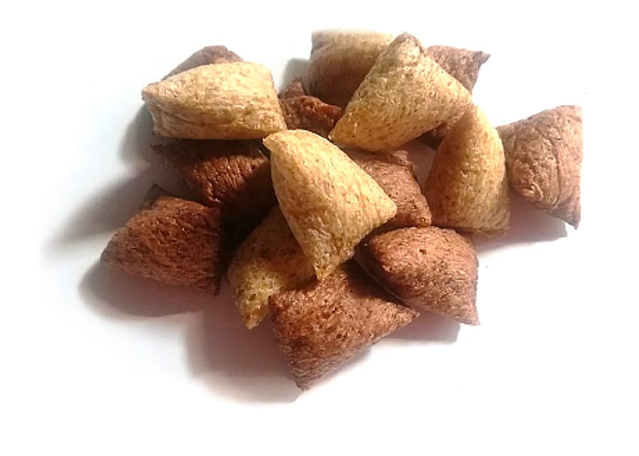 Brown, Food, Ingredient, Crunchy snacks, White background, Puffs, Pillows