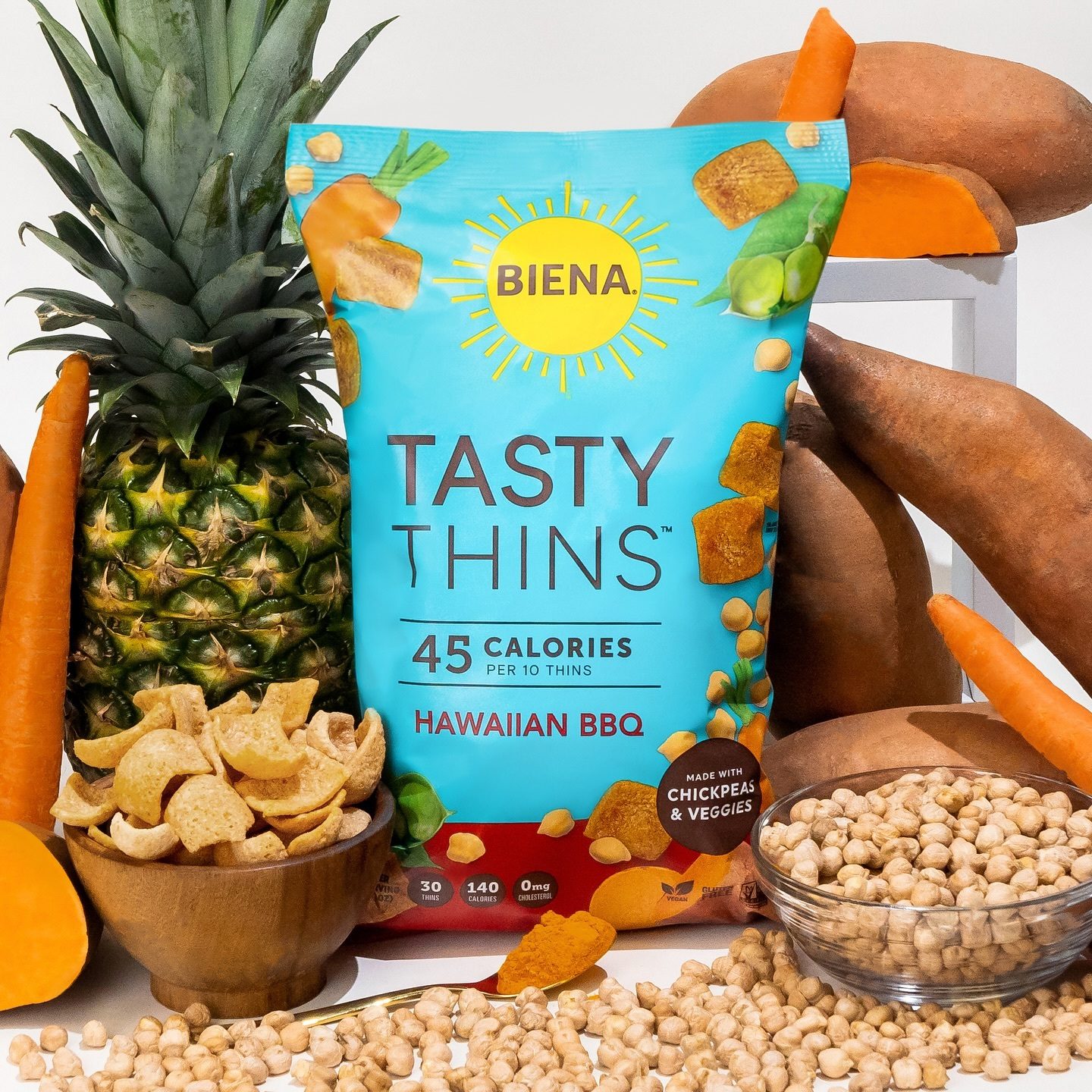 Natural foods, Food, Pineapple, Ingredient, Ananas, Plant, Cuisine
