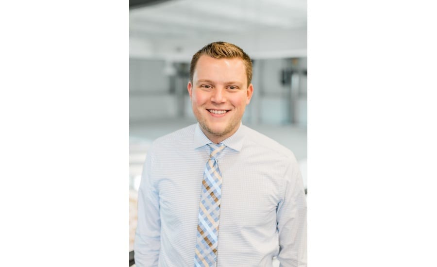 Dress shirt, Face, Smile, Tie, Sleeve, Gesture, Collar