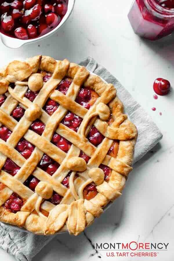 Linzer torte, Cherry pie, Food, Crostata, Ingredient, Recipe, Tableware, Cuisine, Dish