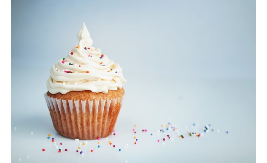 Cake decorating supply, Baking cup, Food, Tableware, Ingredient, Recipe, Plate, Dishware