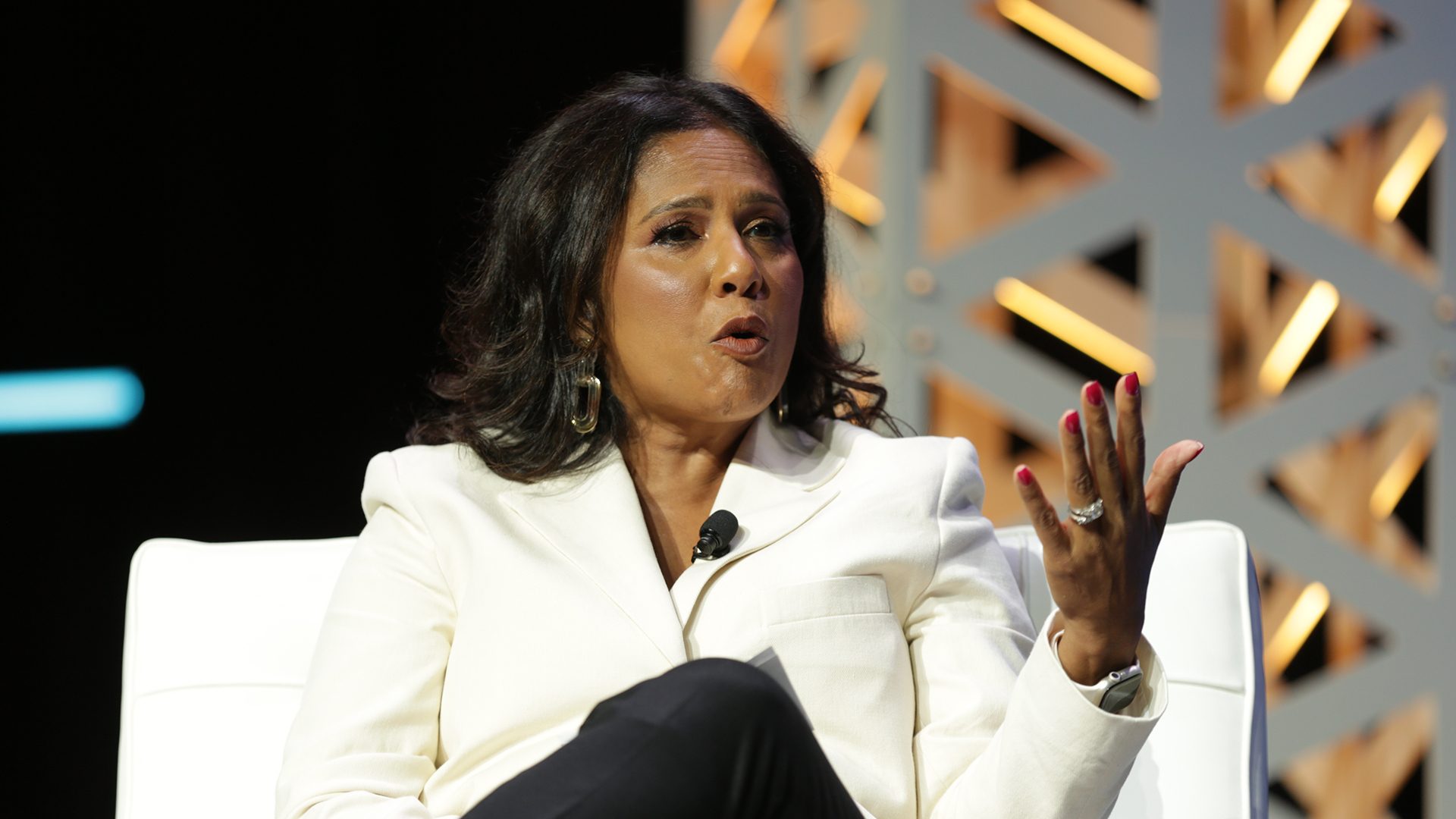 Microphone, Gesture, Spokesperson
