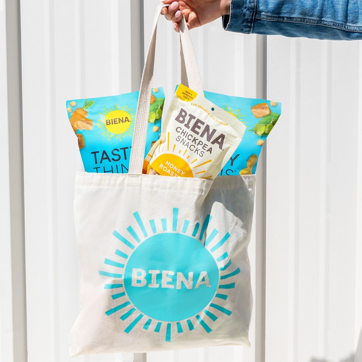 Textile, Sleeve, Font, Bag, Aqua