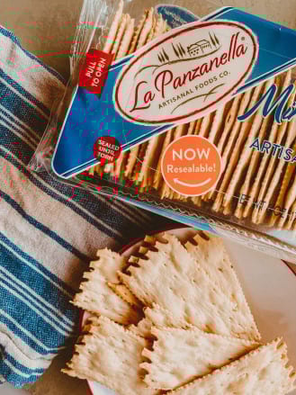 Food, Ingredient, Recipe, Cuisine, Crackers, Cloth napkin, Packaging